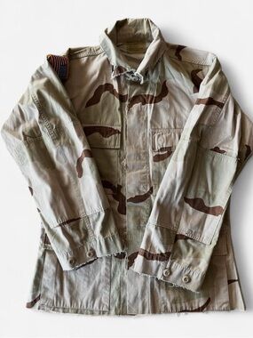 U.S. Desert Camo Distressed Military Lightweight Combat Jacket with Patches